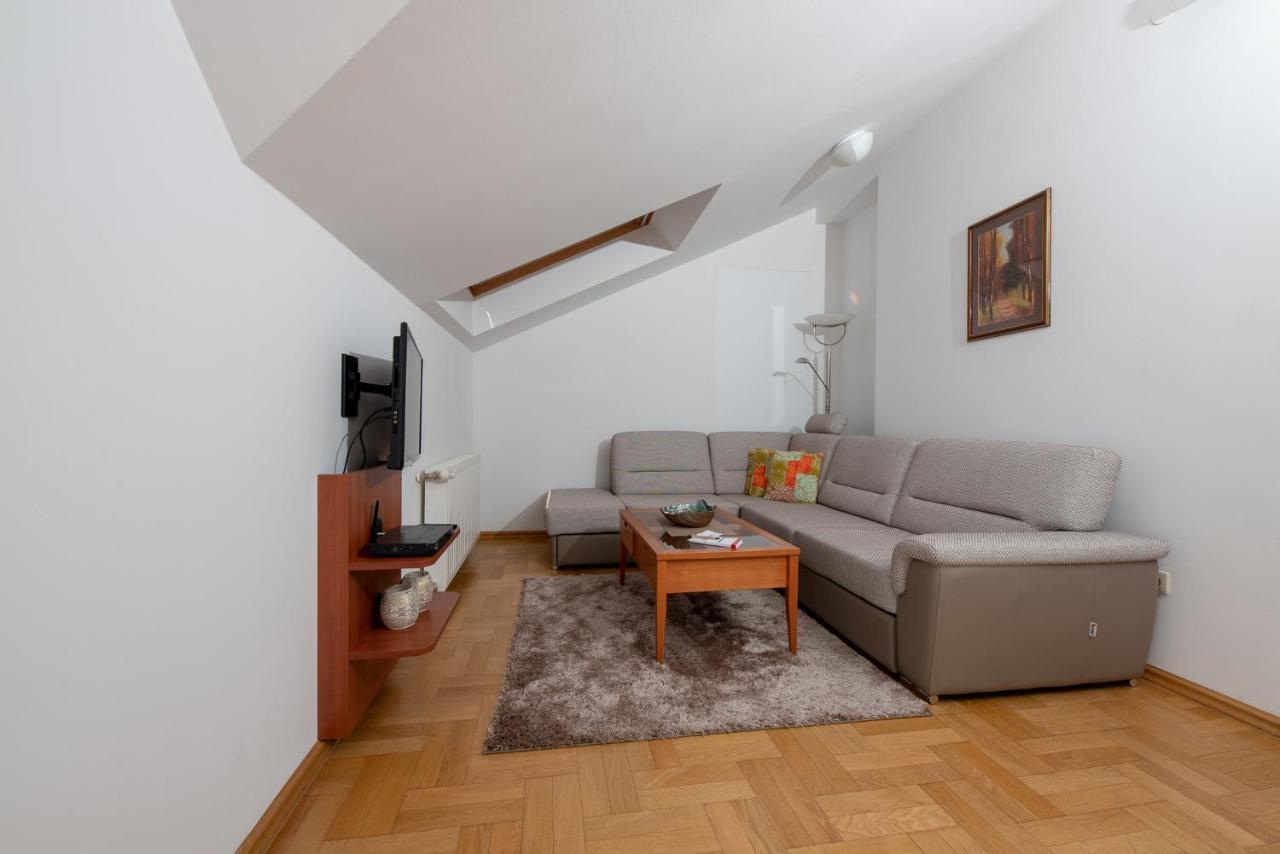 Apartmani Spoljar 주파나 외부 사진