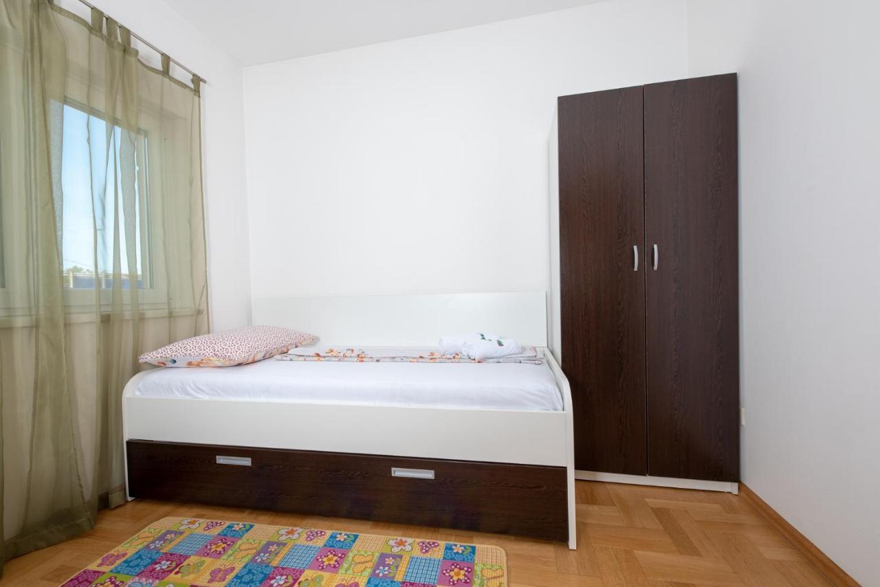 Apartmani Spoljar 주파나 외부 사진