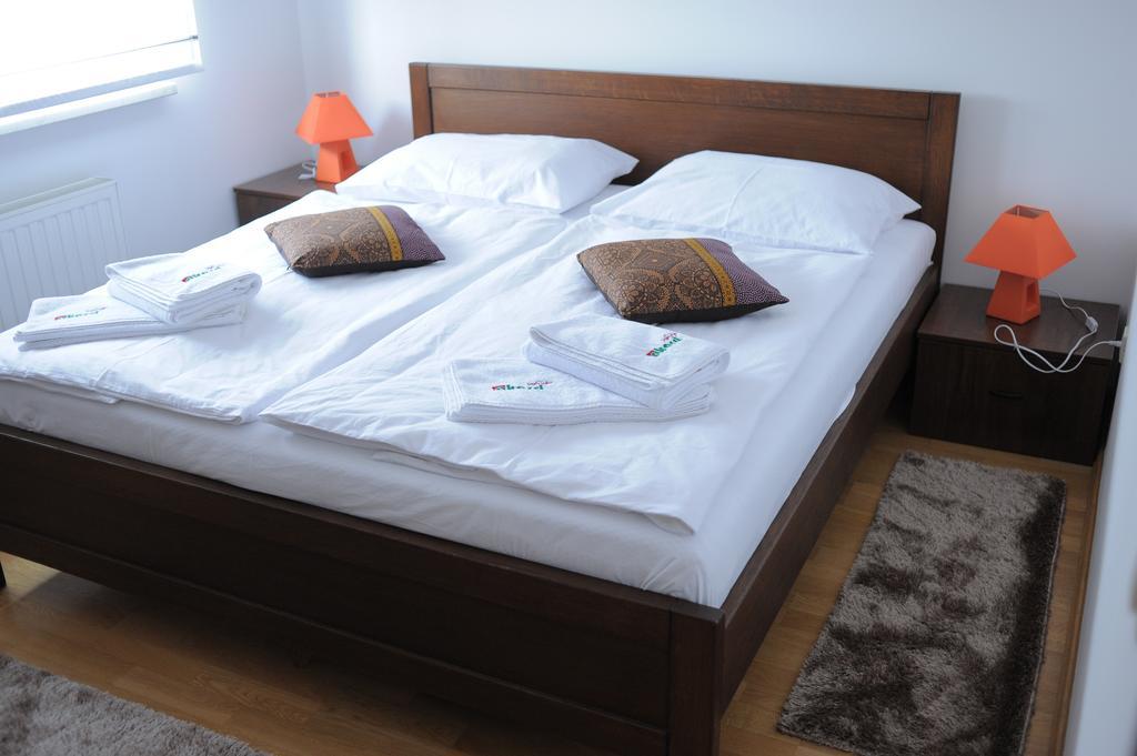 Apartmani Spoljar 주파나 외부 사진