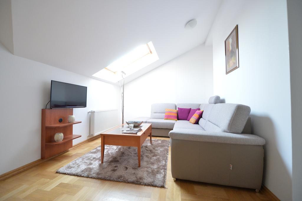 Apartmani Spoljar 주파나 외부 사진
