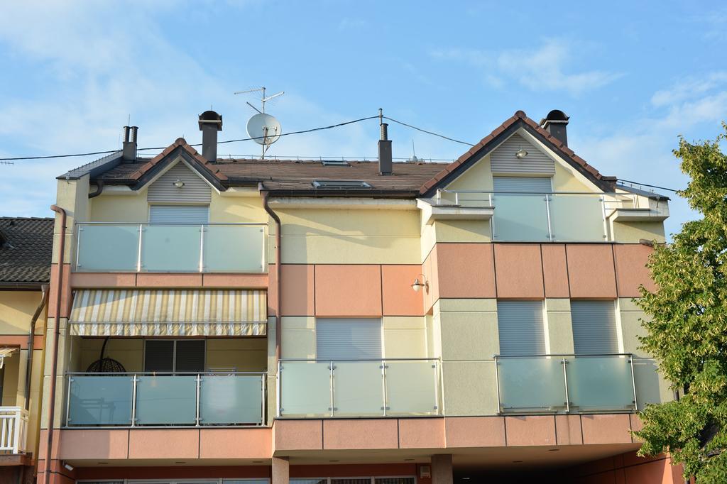 Apartmani Spoljar 주파나 외부 사진